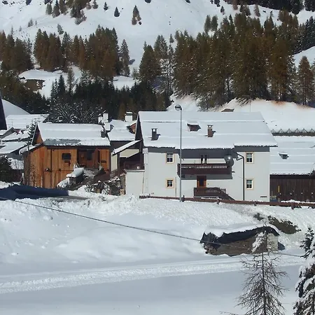 Irsara Apartmán *